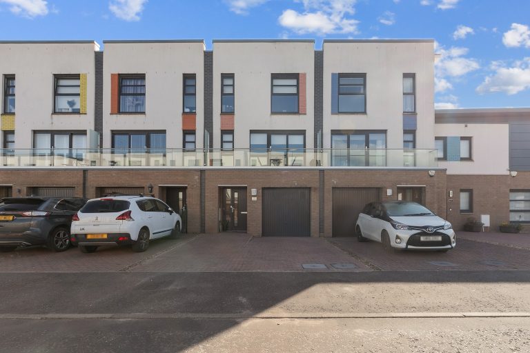Hugh McIver Avenue, Paisley, PA2