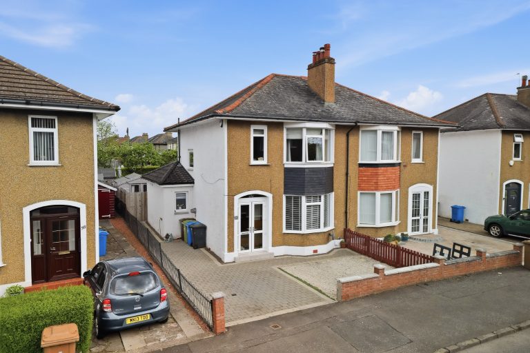 Greenwood Road, Clarkston, G76