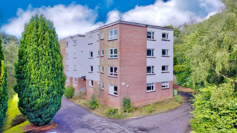 Terregles Crescent, Pollokshields, G41